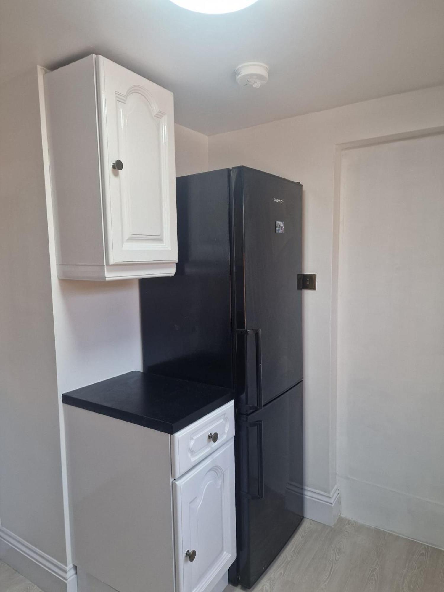 Studio Flat On Straight Road, Harold Hill, Havering Ngoại thất bức ảnh